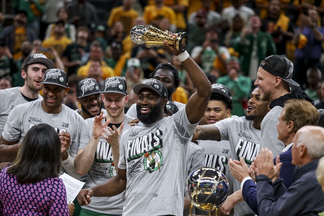 凯尔特人完胜掘金，保罗带队取胜