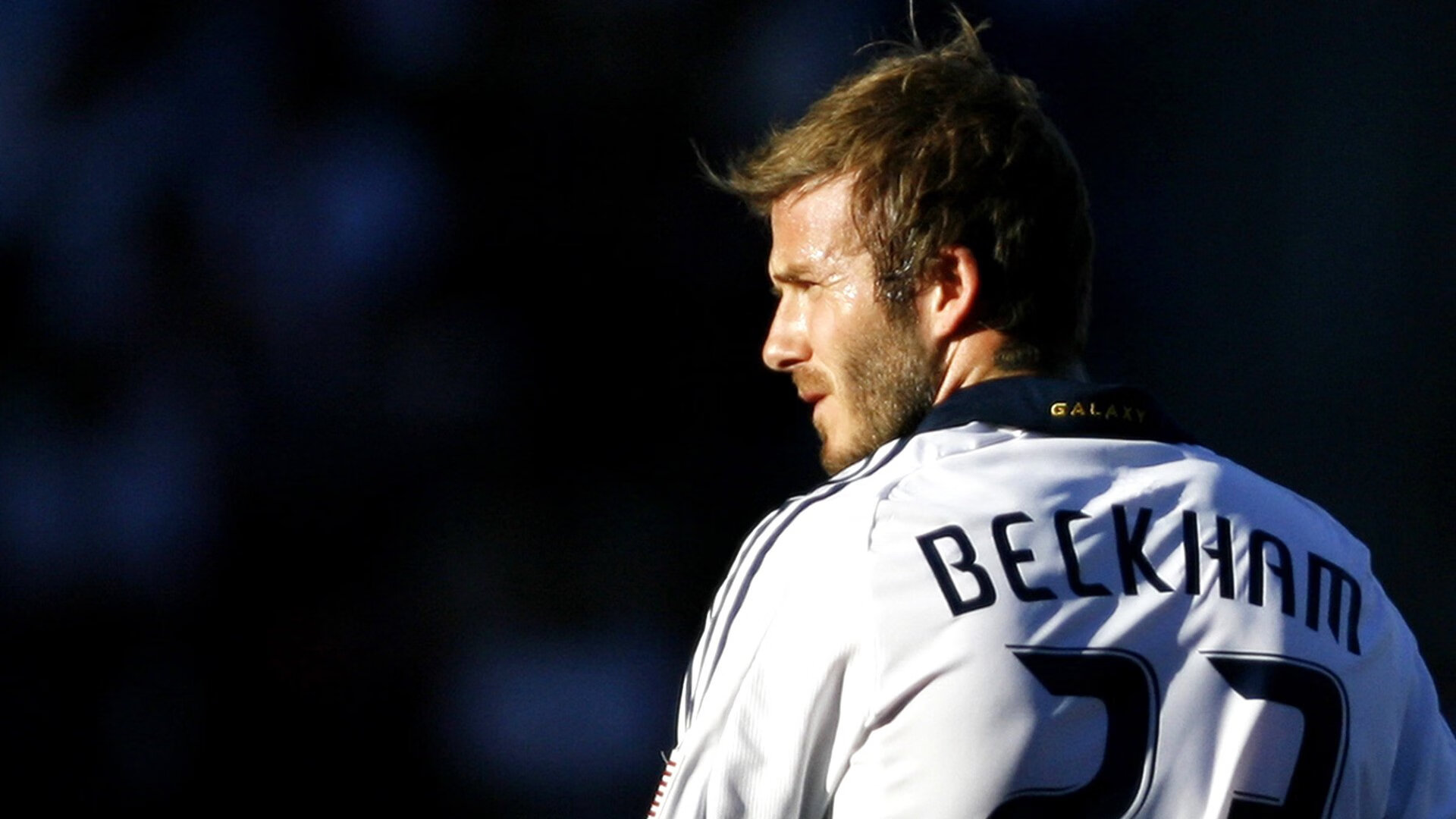 开云体育世界杯-森林狼粉碎雷霆，克莱在欧冠半决赛接管比赛，竞技体育的降维打击与精神传承