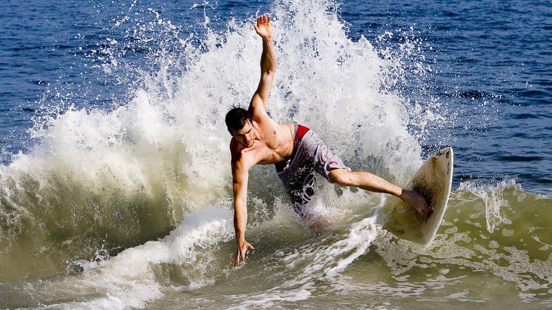 开云体育app-F1街道赛焦点战，挪威维京风暴冲垮马赛蔚蓝堡垒